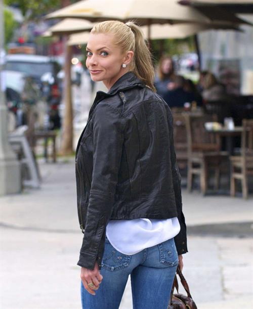 Jaime Pressly - ass