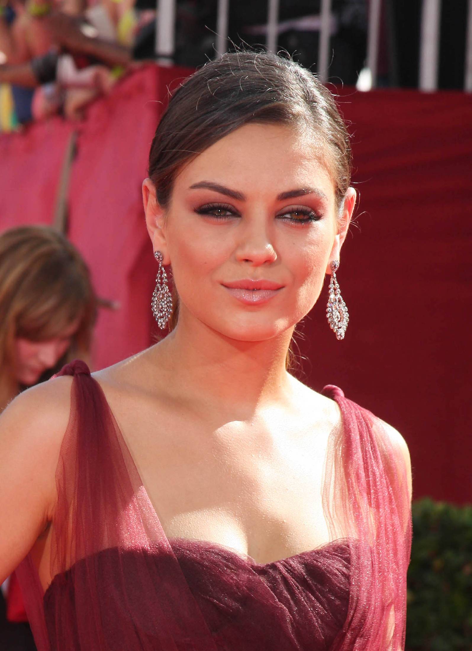 Mila Kunis Pictures