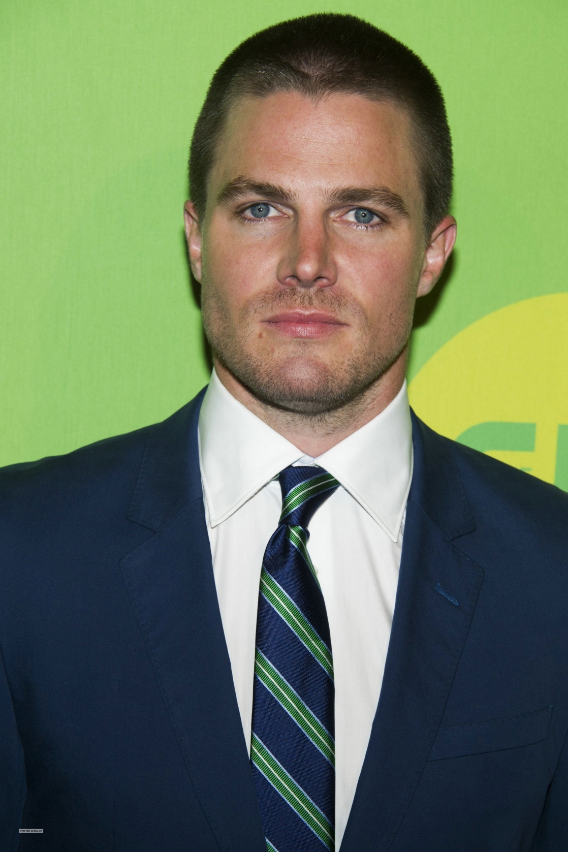 Stephen Amell. 