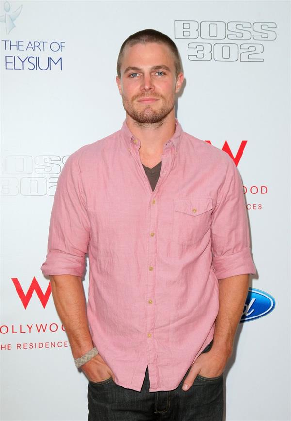 Stephen Amell