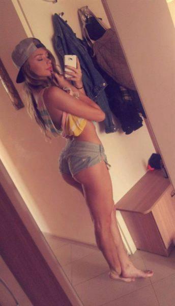 Anonymous taking a selfie and - ass