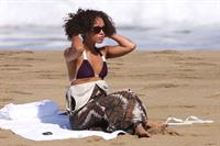 Alicia Keys bikini beach vacation candids in Hawaii on January 24, 2010 