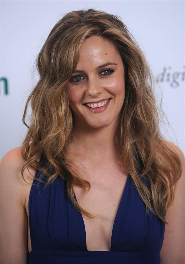 Alicia Silverstone attends the 2009 Heart of Green Awards at Hearst Tower