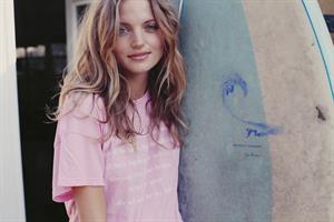 Pregnant Amanda Booth - At home - June 14, 2014  