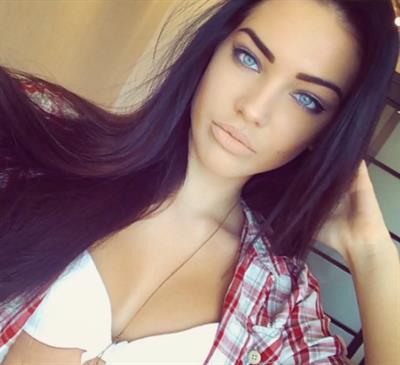 Dasha Dereviankina in lingerie