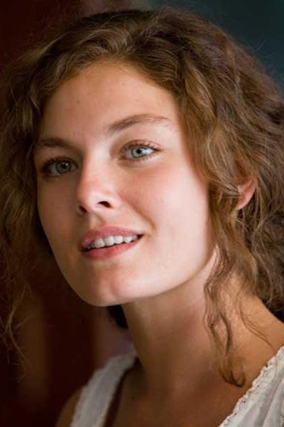 Alexa Davalos