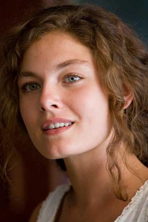 Alexa Davalos