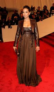 Alicia Keys metropolitan museum of art costume institute benefit 02 05 11 