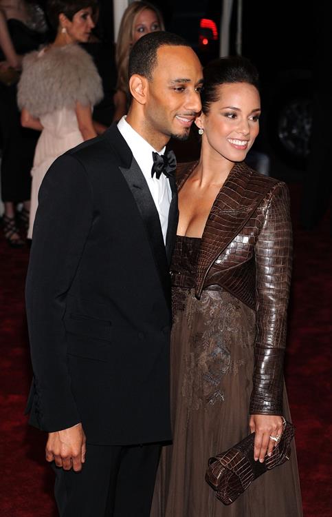 Alicia Keys metropolitan museum of art costume institute benefit 02 05 11 