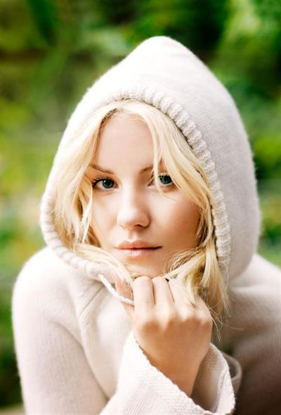 Elisha Cuthbert