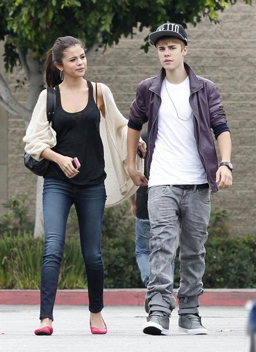 Selena Gomez Pictures Selena Gomez and Justin Bieber in Los Angeles on September 16, 2011