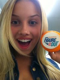 Gracie Dzienny taking a selfie
