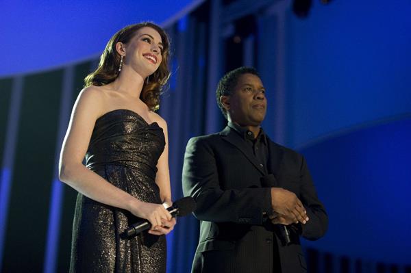 Anne Hathaway hosts the Nobel Peace Prize concert in Oslo on December 11, 2010