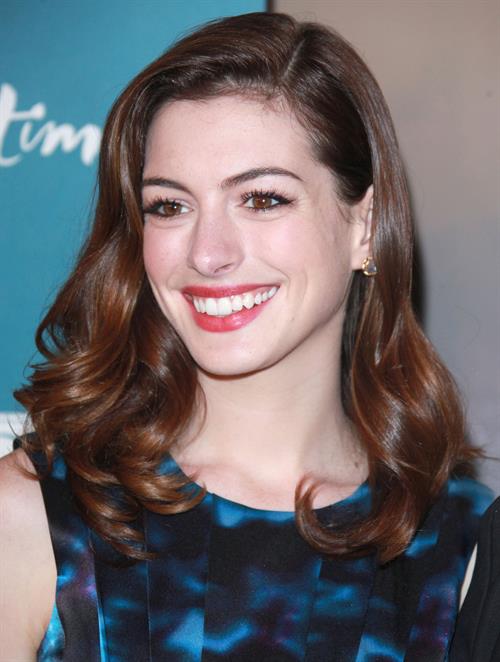 Anne Hathaway Varietys 2nd Annual Power of Women Luncheon on September 30, 2010