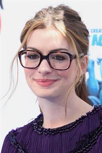 Anne Hathaway attending the Rio Los Angeles premiere on April 10, 2011