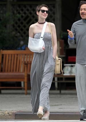 Anne Hathaway out for lunch in Brooklyn New York City on May 30, 2012