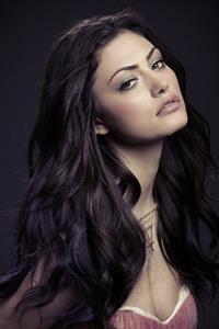 Phoebe Tonkin
