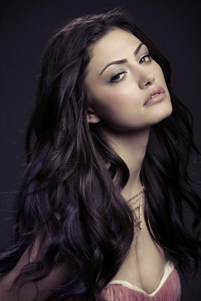Phoebe Tonkin