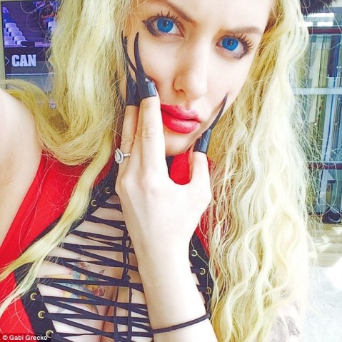 Gabi Grecko taking a selfie