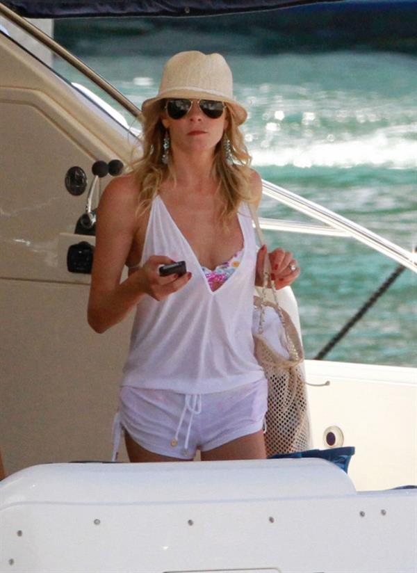 LeAnn Rimes in a bikini