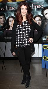Ashley Greene Twilight Saga Eclipse signing Best Buy in New York on December 17, 2010
