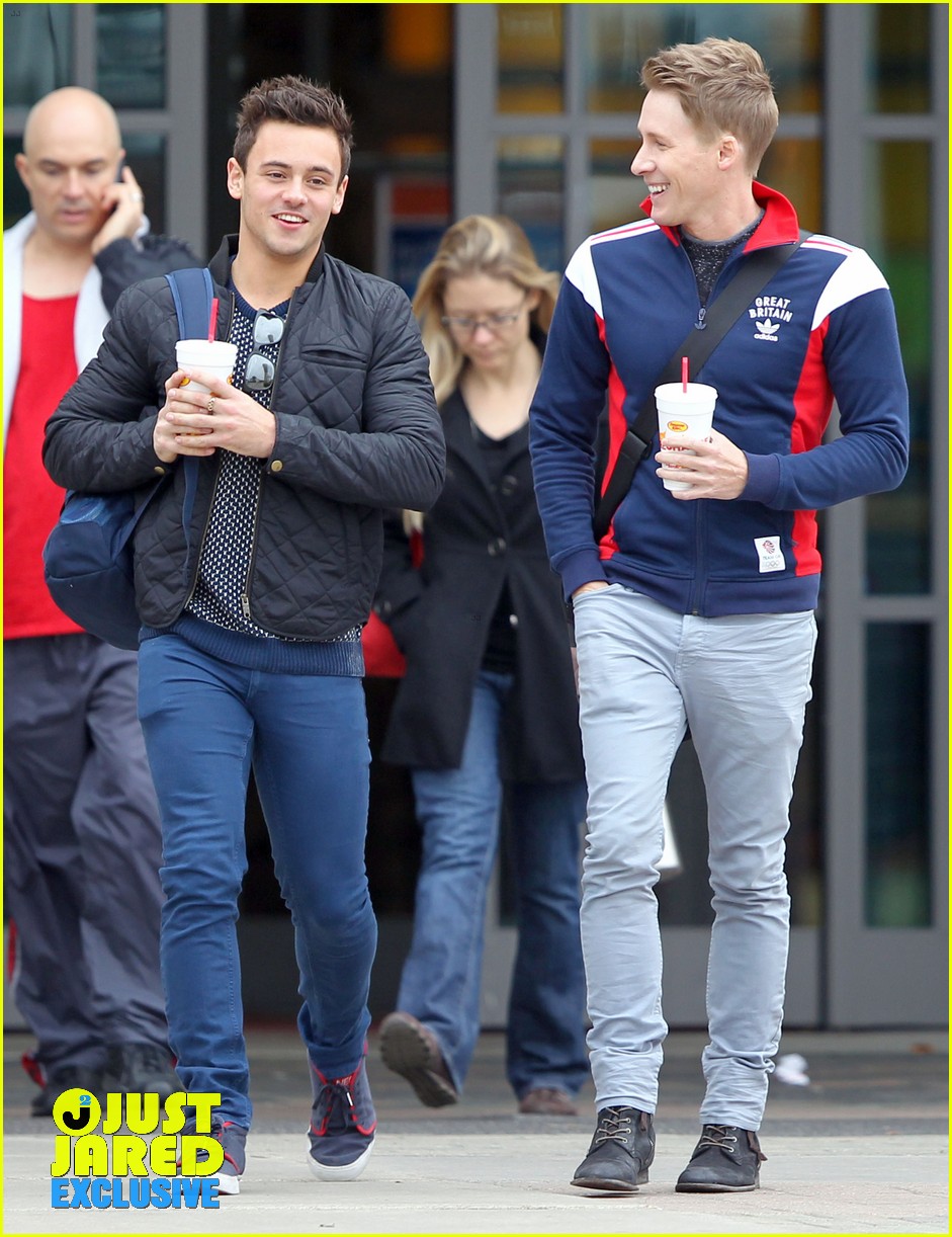 Том пар. Tom Daley. Tom Daley and Dustin Lance. Том Дейли и Дастин Лэнс Блэк. Tom Daley boyfriend.