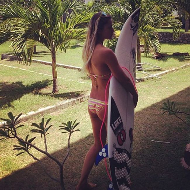 Anonymous in a bikini - ass