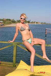 Doğa Bekleriz in a bikini