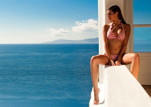 Nerea Arce in a bikini