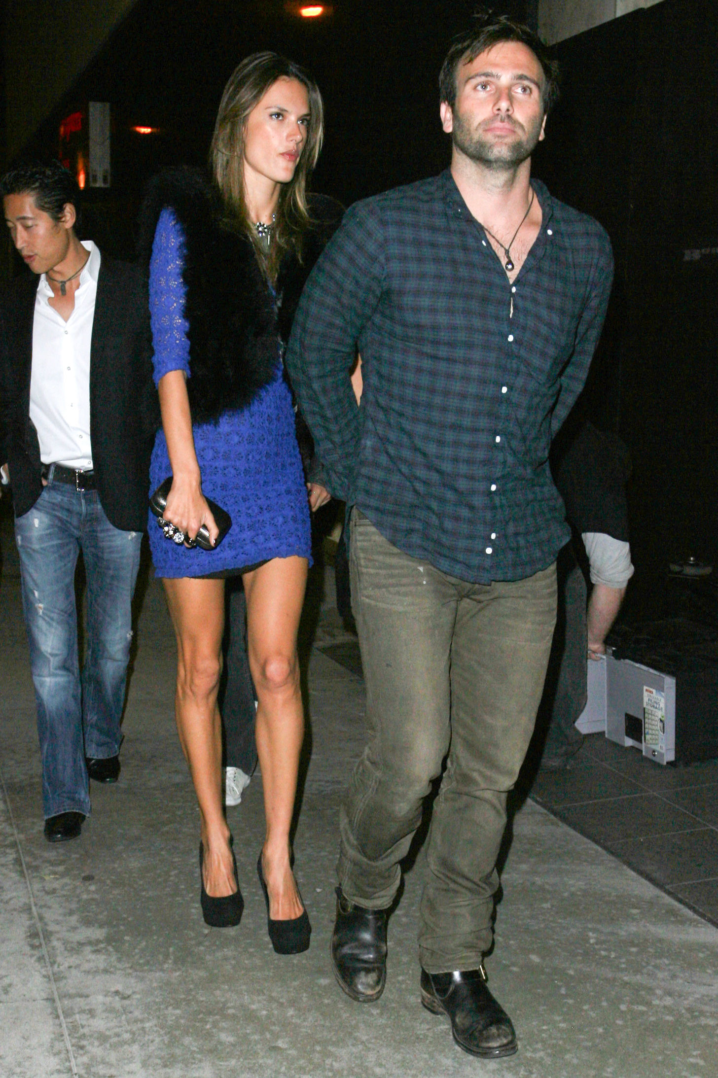 Alessandra Ambrosio Pictures Alessandra Ambrosio out about in Los Angeles 24.09.11