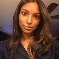 Jasmine Tookes taking a selfie