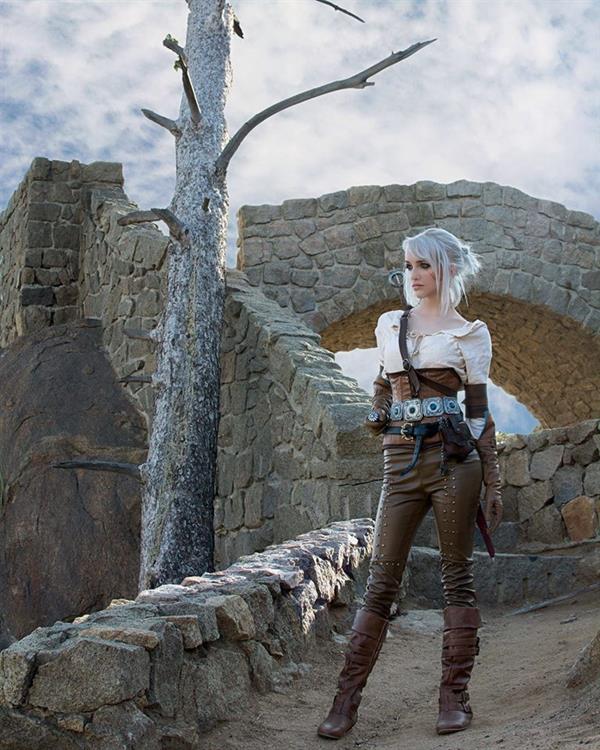 Lyz Brickley- Ciri Cosplay