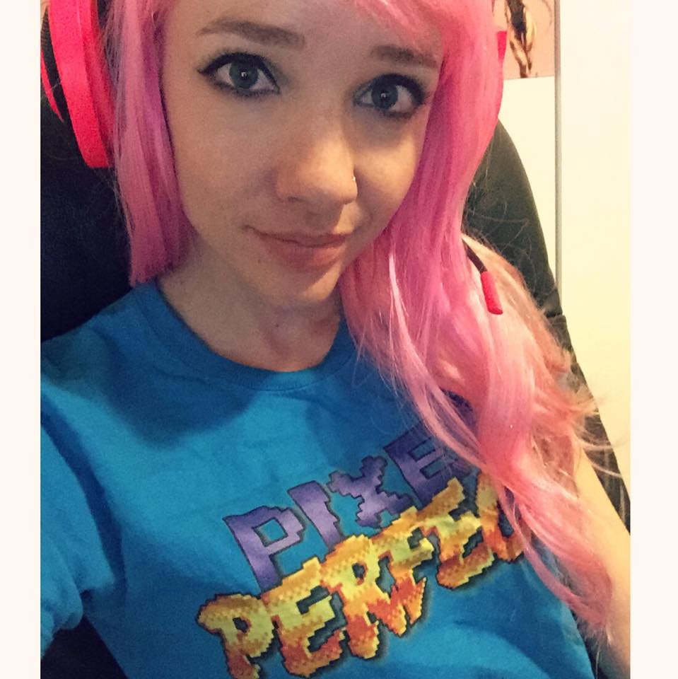 Lyz Brickley taking a selfie