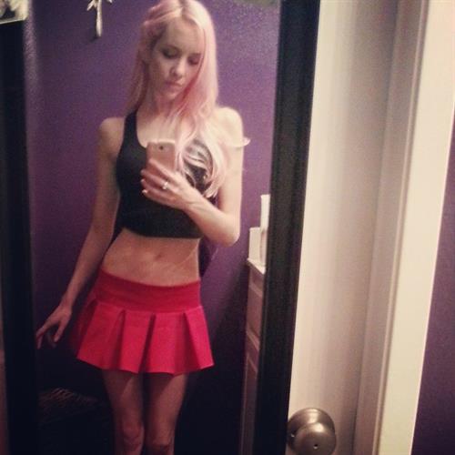 Lyz Brickley taking a selfie