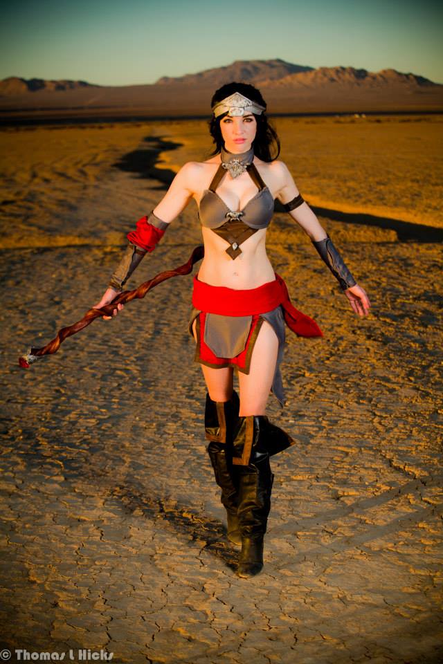 Lyz Brickley - Diablo 3 Wizard Cosplay