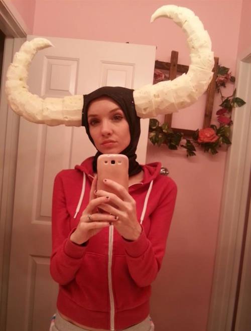 Lyz Brickley - Diablo's Lilith Cosplay