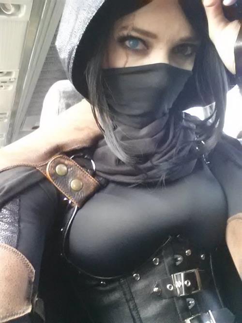 Lyz Brickley - Thief Garrett Cosplay