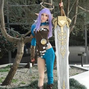Lyz Brickley - Castanic Slayer Cosplay