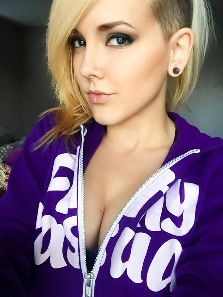 Darshelle Stevens Selfie Pictures Darshelle Stevens taking a selfie