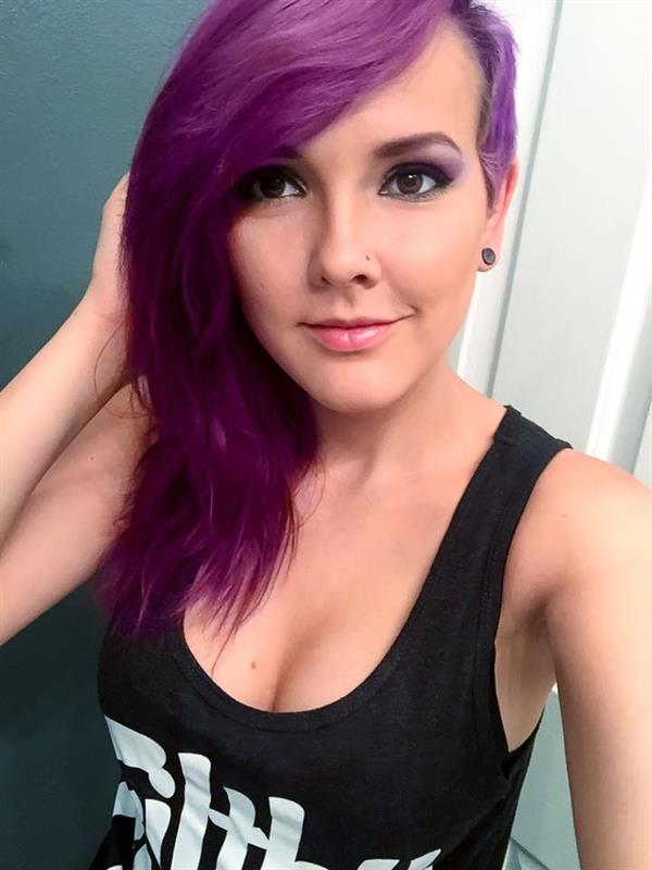 Darshelle Stevens taking a selfie