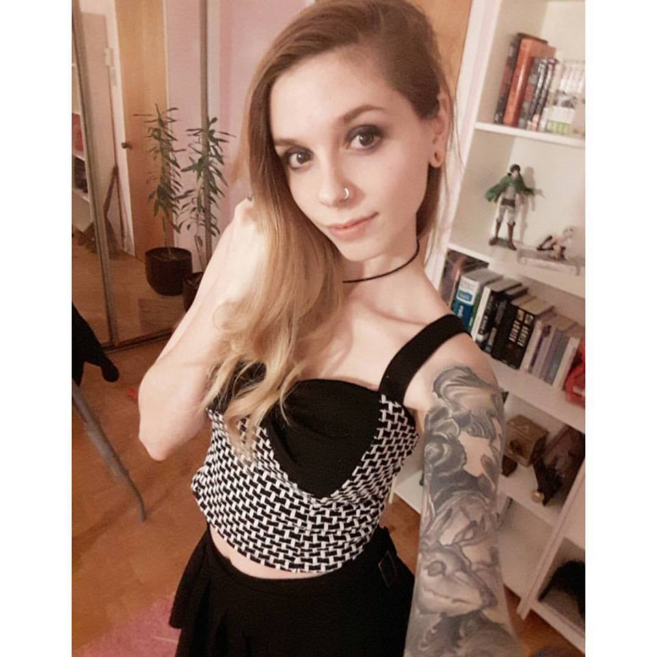 Maryann Fox taking a selfie