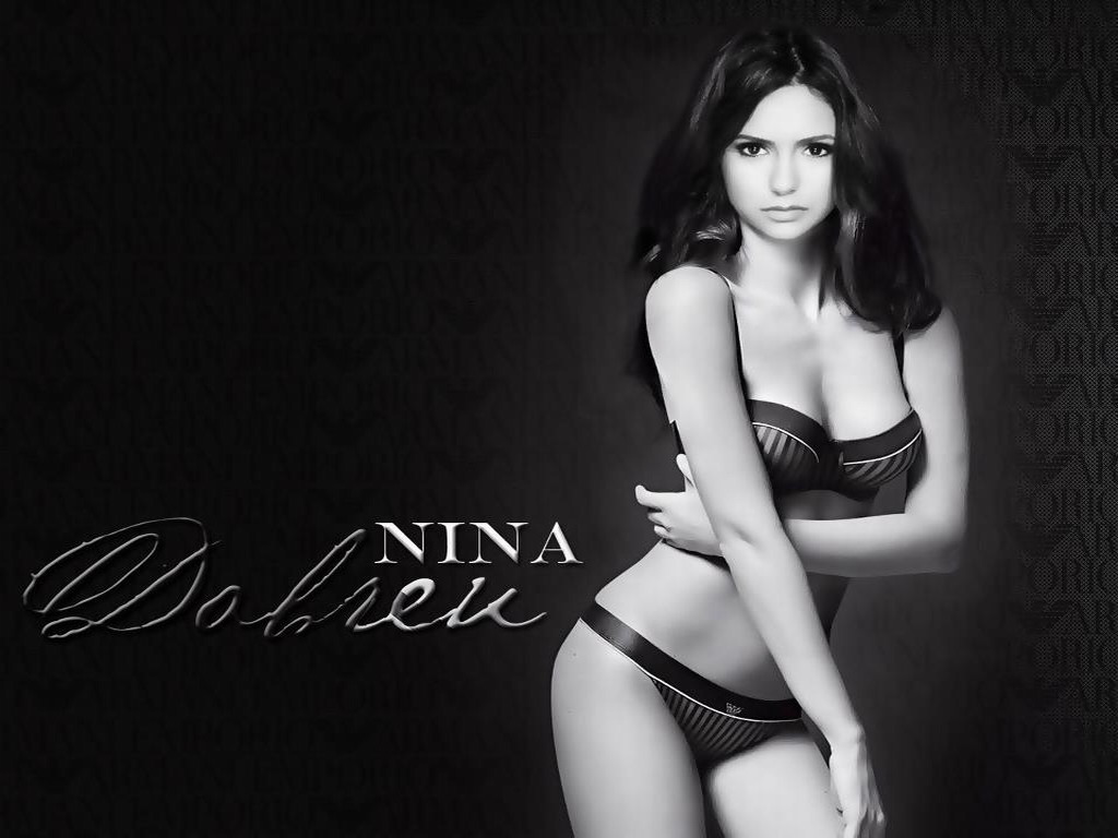 Nina Dobrev in lingerie
