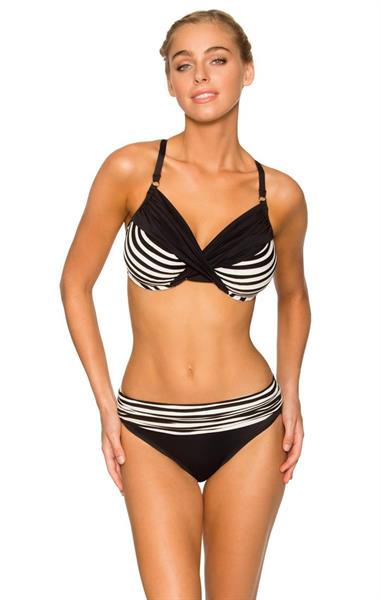 Elizabeth Turner in a bikini