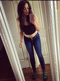 Kahla Forbes taking a selfie