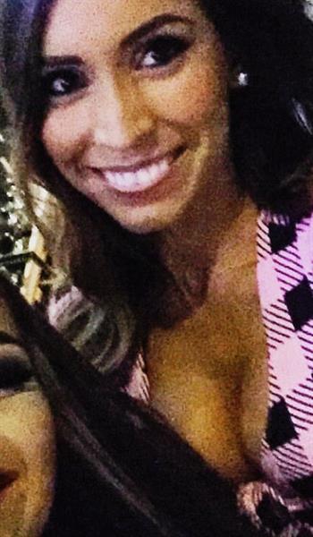 Amber Herst taking a selfie