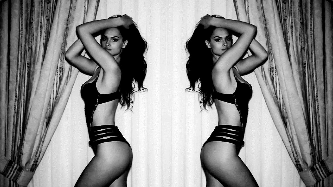 Lisalla Montenegro in lingerie