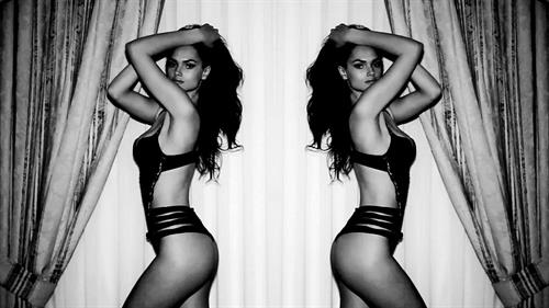 Lisalla Montenegro in lingerie