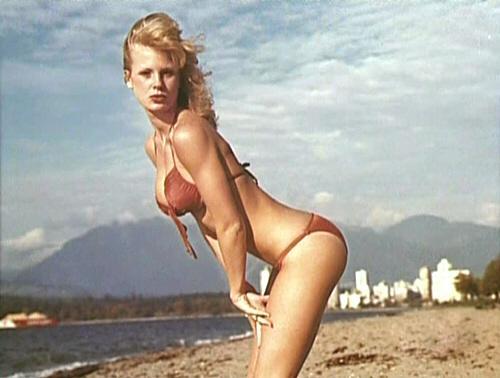 Dorothy Stratten in a bikini