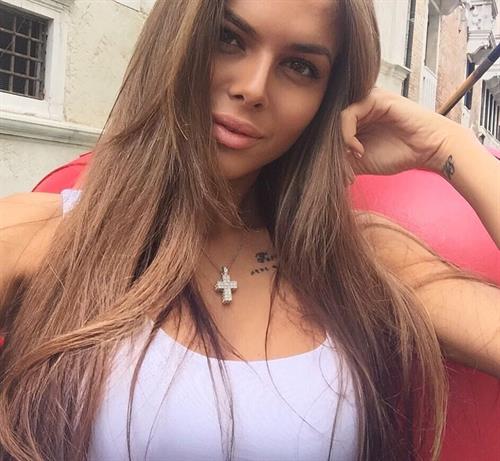 Viktoria Odintsova taking a selfie