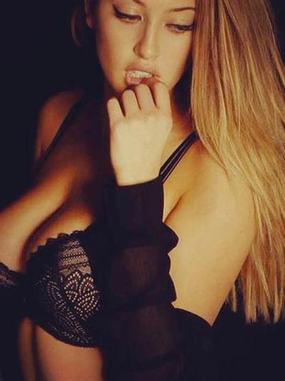 Lindsey Kevitch in lingerie